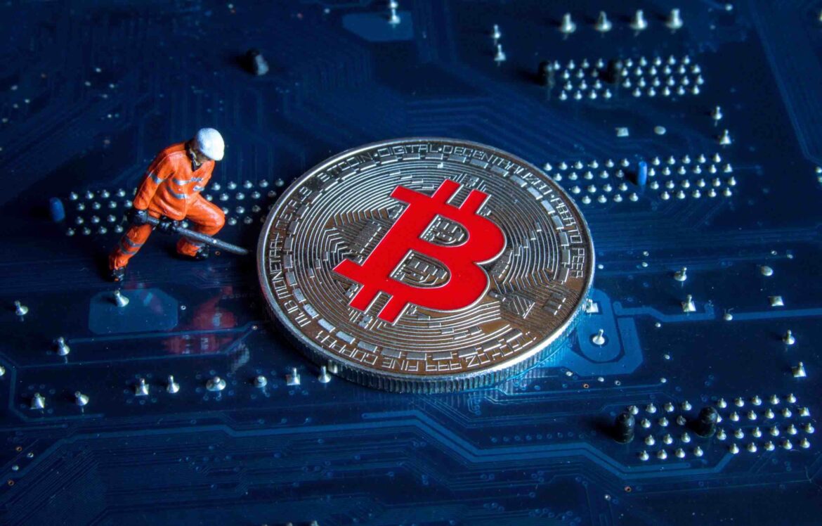 Bitcoin Mining Firm Suspends Trading Temporarily