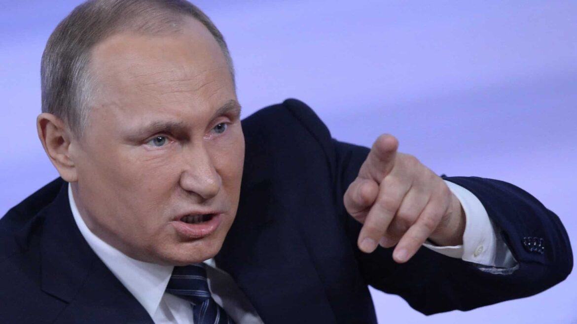 Russia’s Putin Says US Dollar Losing Global Role; Bitcoin To Gain?