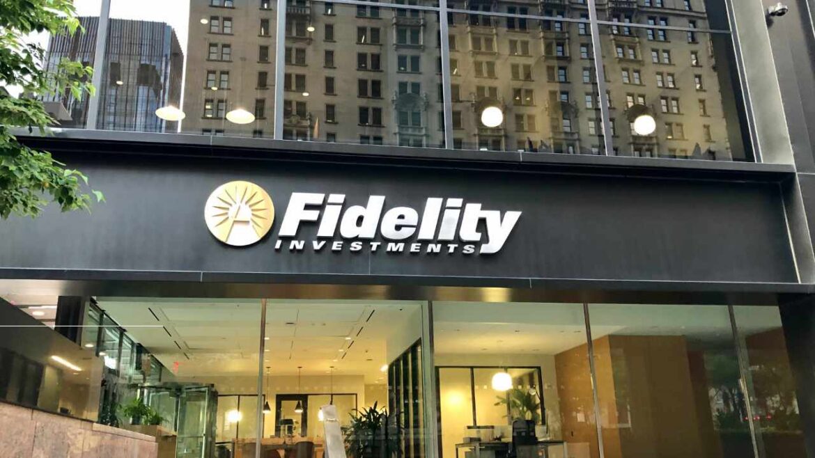Fidelity’s Bitcoin ETF Update Sparks SEC Clash